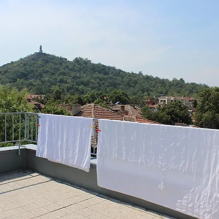 The Plovediv Button Square